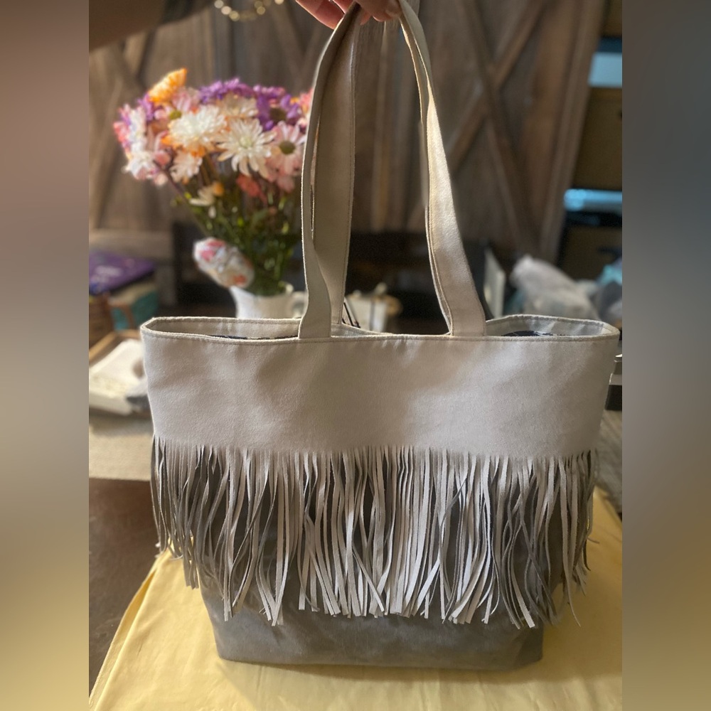 NEW Uno Alla Volta Florentine Fringe Suede Purse